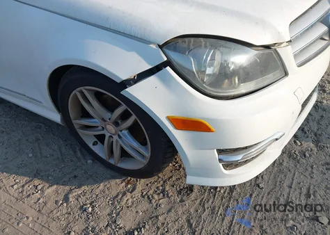 2013 Mercedes-Benz C 250 from USA, damaged, VIN WDDGF4HB3DR288209